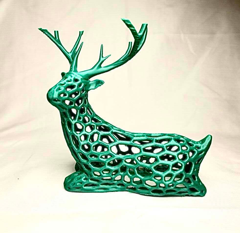 Green deer voronoi front view